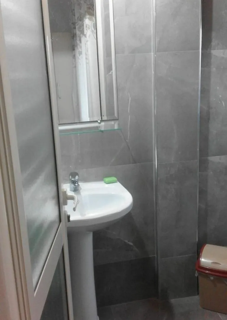 Kuqja Hotel Elbasan 4*,